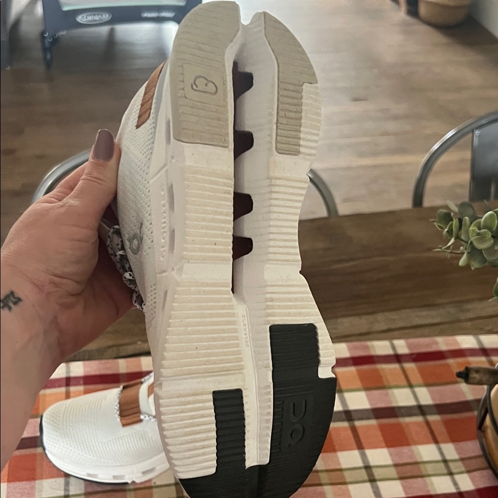 On Running White and Tan Sneakers Women’s - Picture 4 of 5